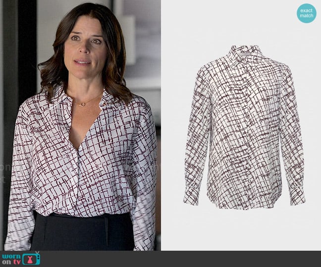 Hobbs Eva Shirt in Ivory Plum worn by Maggie McPherson (Neve Campbell) on The Lincoln Lawyer