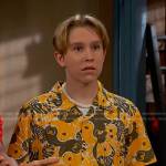 Jake’s yellow Yin and Yang print shirt on Bunkd