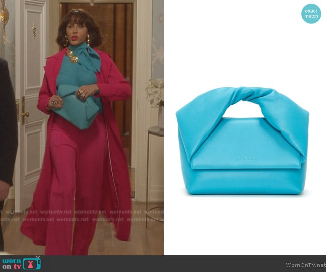 JW Anderson Medium Twister leather bag worn by Lisa Todd Wexley (Nicole Ari Parker) on And Just Like That