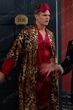 Loe's leopard robe on Days of our Lives