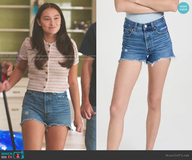 Levi's Ribcage Denim Shorts worn by Belly Conklin (Lola Tung) on The Summer I Turned Pretty