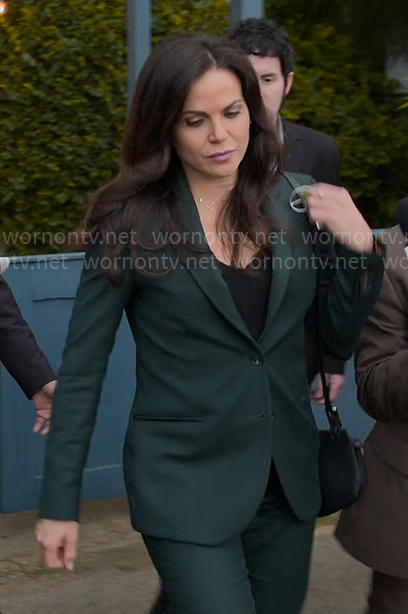 Lisa's green suit on The Lincoln Lawyer