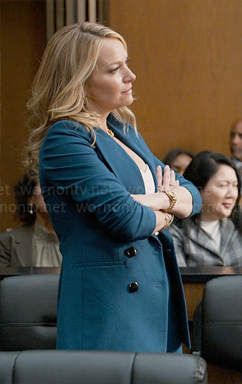 Lorna's teal suit on The Lincoln Lawyer