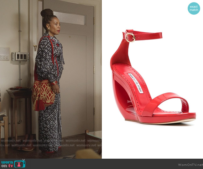 Rocar 120m sandals by Manolo Blahnik worn by Dr. Nya Wallace (Karen Pittman) on And Just Like That