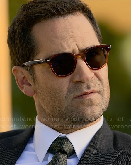 Mickey's round sunglasses on The Lincoln Lawyer