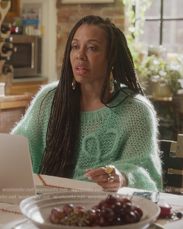 favorit Lydighed boliger WornOnTV: Nya's green open knit sweater on And Just Like That | Karen  Pittman | Clothes and Wardrobe from TV
