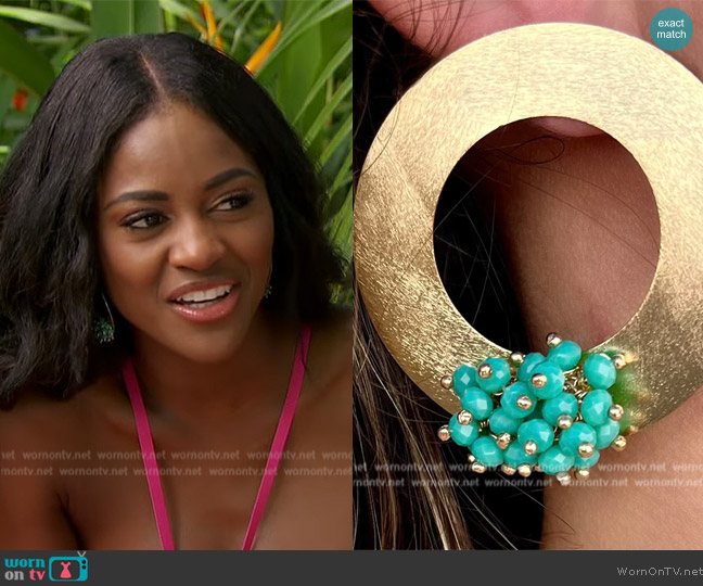 Charity’s gold cluster earrings on The Bachelorette