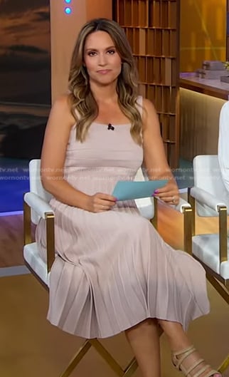 Rhiannon's pink pleated dress on Good Morning America