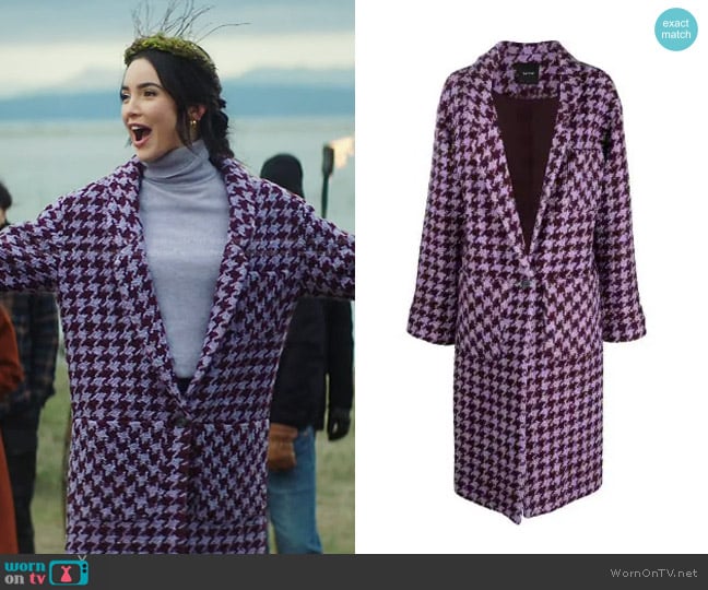 Smythe Houndstooth Single-Breasted Coat worn by Bess (Maddison Jaizani) on Nancy Drew