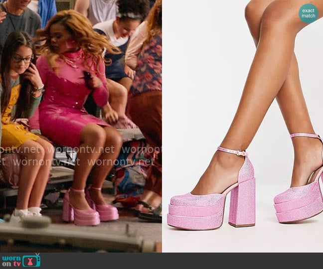 Steve Madden Charlize Sandal in Pink Rhinestone worn by Kourtney (Dara Renee) on High School Musical The Musical The Series