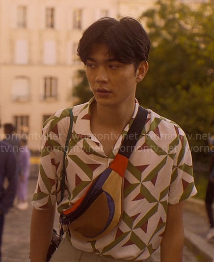 Tao's green and brown geometric print shirt in Paris on Heartstopper