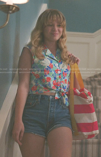 Taylor's floral tie front top on The Summer I Turned Pretty