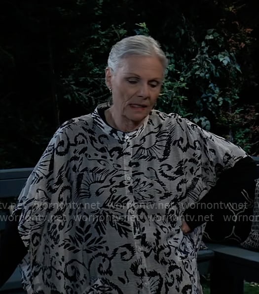 Tracy's black and white printed kaftan on General Hospital