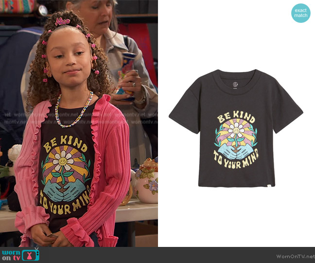 Treasure & Bond Kids Be Kind Cotton Graphic Tee worn by Alice Baxter (Mykal-Michelle Harris) on Ravens Home