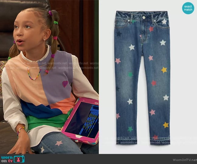 Gap Mid Rise Star Girlfriend Jeans with Washwell worn by Alice Baxter (Mykal-Michelle Harris) on Ravens Home