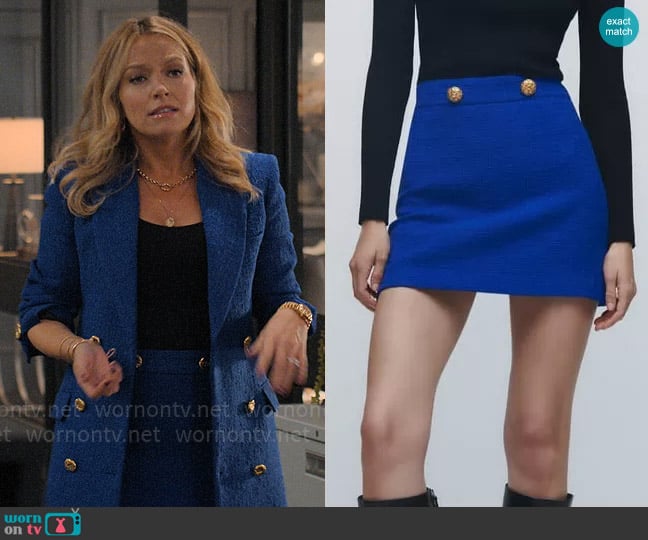 Zara Textured Mini Skirt worn by Lorna Crane (Becki Newton) on The Lincoln Lawyer