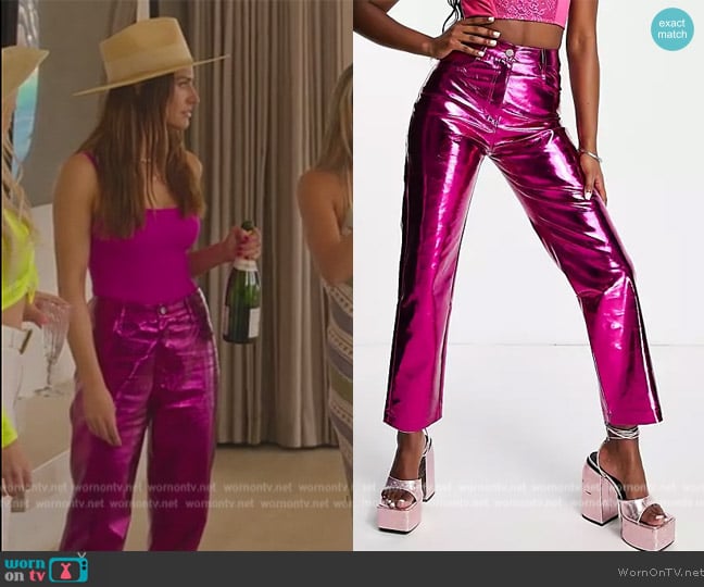 ASOS Amy Lynn lupe pants in metallic magenta worn by Polly Brindle (Polly Brindle) on Selling the OC