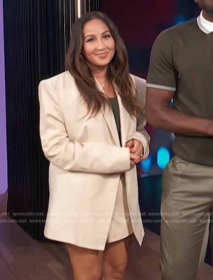 Adrienne’s beige over sized blazer on E! News