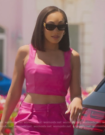 Brandi's pink leather crop top and shorts on Selling the OC