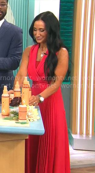 Elizabeth Werner's pink sleeveless pleated dress on CBS Mornings