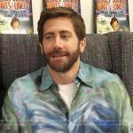 Jake Gyllenhaal’s blue printed shirt on E! News