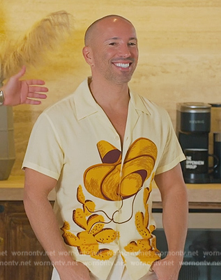 Jason's yellow sombrero print shirt on Selling the OC