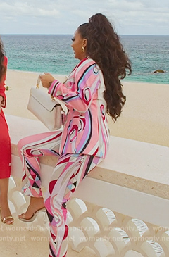Kayla's pink geometric print suit on Selling the OC