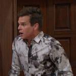 Leo’s white abstract print shirt on Days of our Lives