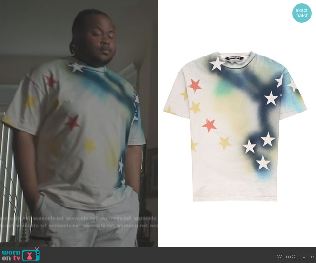 Papa’s star print shirt on The Chi
