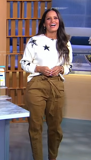 Rocsi Diaz's white star print sweater and brown pants on Good Morning America