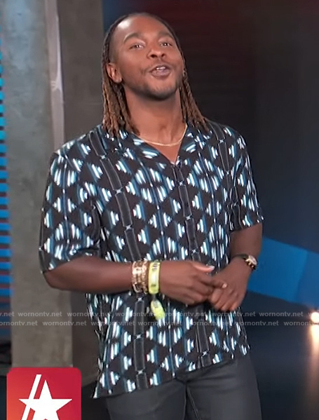 Scott's blue printed shirt on Access Hollywood