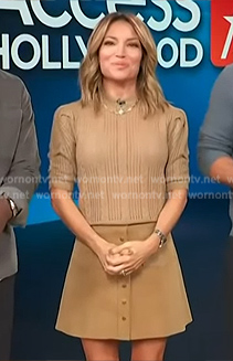 Kit’s beige cable knit short sleeve sweater on Access Hollywood