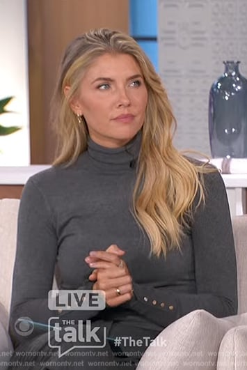 Amanda’s gray turtleneck on The Talk