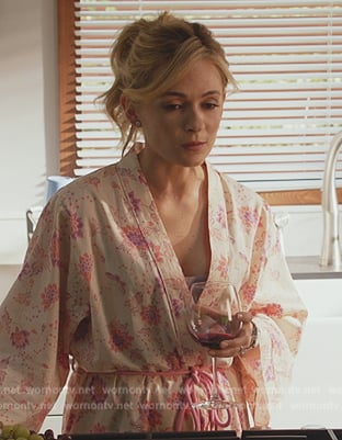 Amy floral print robe on All Rise