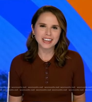 Elizabeth’s brown ribbed polo top on Good Morning America