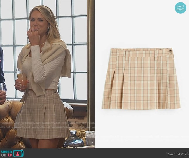 H&M Pleated Skirt worn by Olivia Flowers on Southern Charm