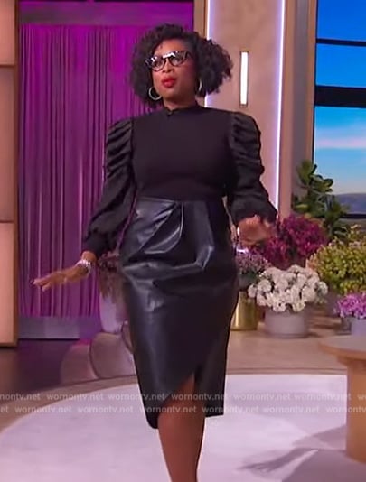 Jennifer’s black leather skirt on The Jennifer Hudson Show