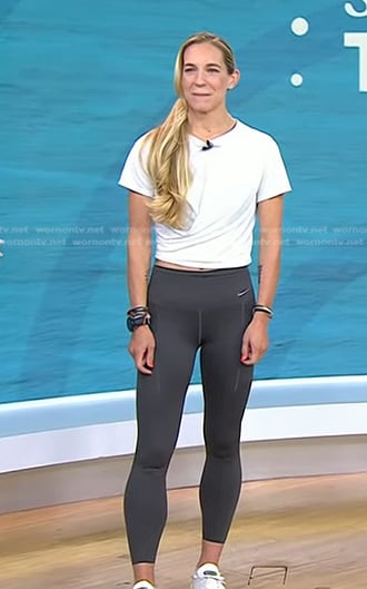 Jes Woods’s white twist tee and grey leggings on Today