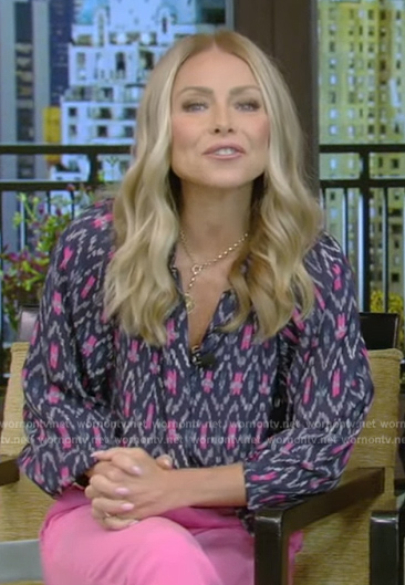 Kelly's blue printed blouse on Live with Kelly and Mark