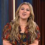 Kelly’s floral print short sleeve top on The Kelly Clarkson Show