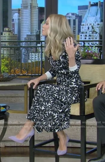 Kelly's lavender suede pumps on Live with Kelly and Mark