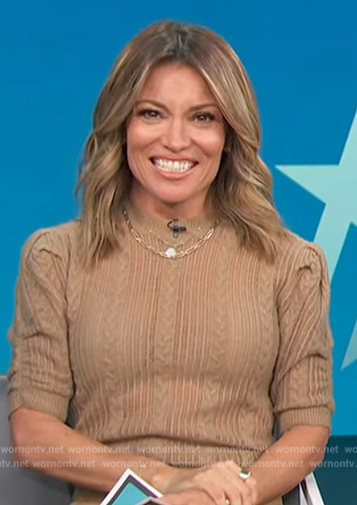 Kit’s beige cable knit short sleeve sweater on Access Hollywood