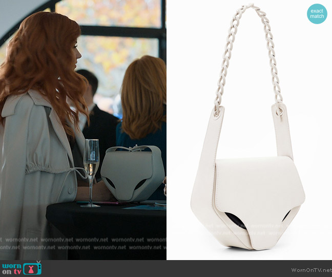  Maitrepierre leather bag worn by Chloe (Mirela Balic) on Elite