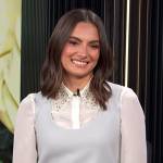 Paige Desorbo’s white crystal embellished collar on E! News