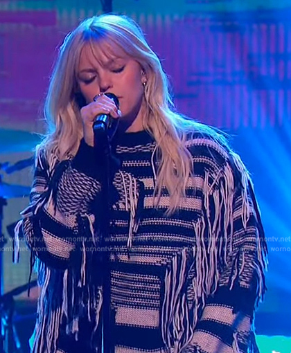 Reneé Rapp's fringe sweater on The Jennifer Hudson Show