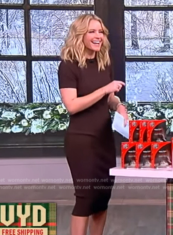 Sara’s brown contrast collar dress on The View