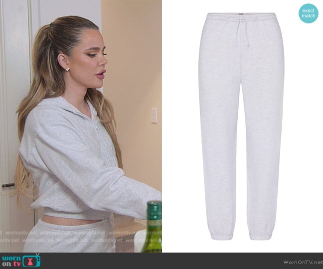 Skims Classic Jogger worn by Khloe Kardashian (Khloe Kardashian) on The Kardashians