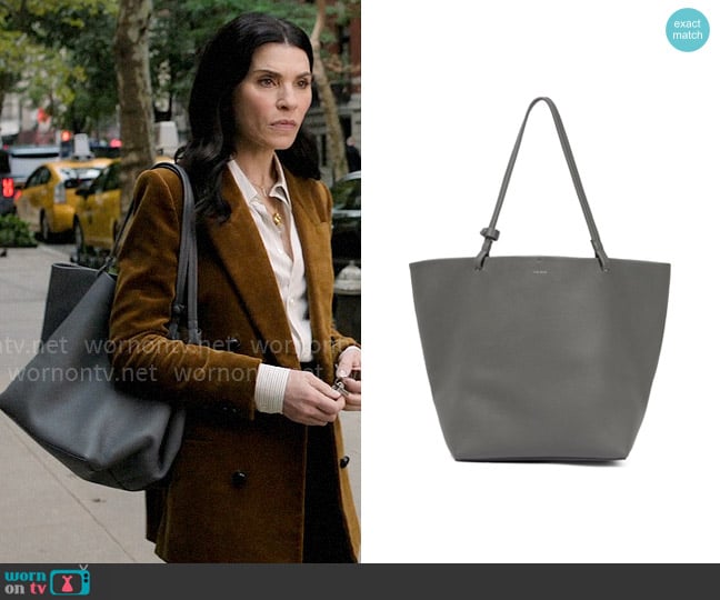 The Row Park Tote Three worn by Laura Peterson (Julianna Margulies) on The Morning Show