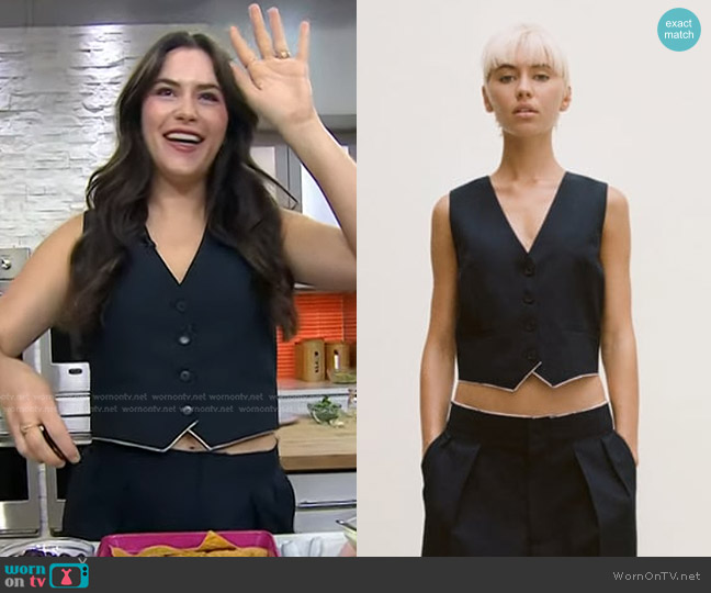 Zara Piped Minimalist Vest ZW Collection in Navy Blue worn by Elena Besser on Today