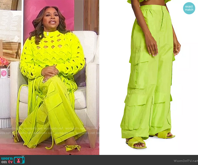 WornOnTV: Sherri’s neon open knit sweater and utility pants on Sherri ...